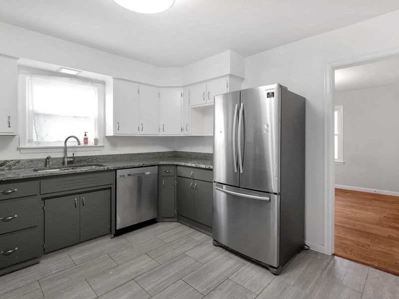 814 Chestershire Road , Columbus, OH 43204 Photo 13