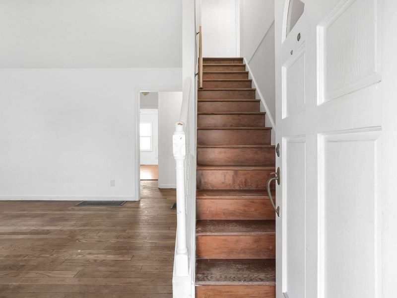 814 Chestershire Road , Columbus, OH 43204 Photo 6