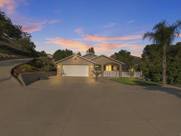 1107 Saint George Drive, El Cajon, CA 92019