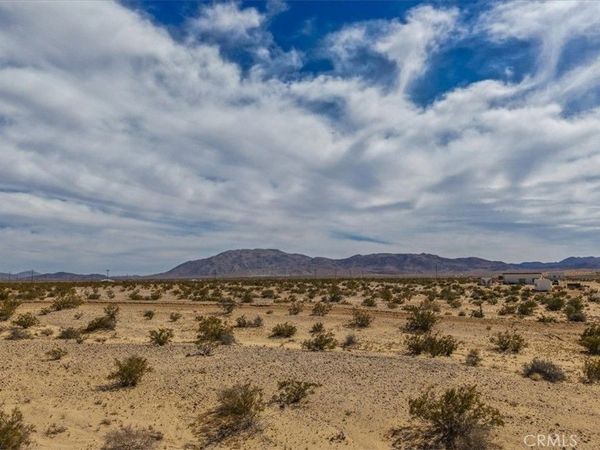 101 Diamond Bar, 29 Palms, CA 92277