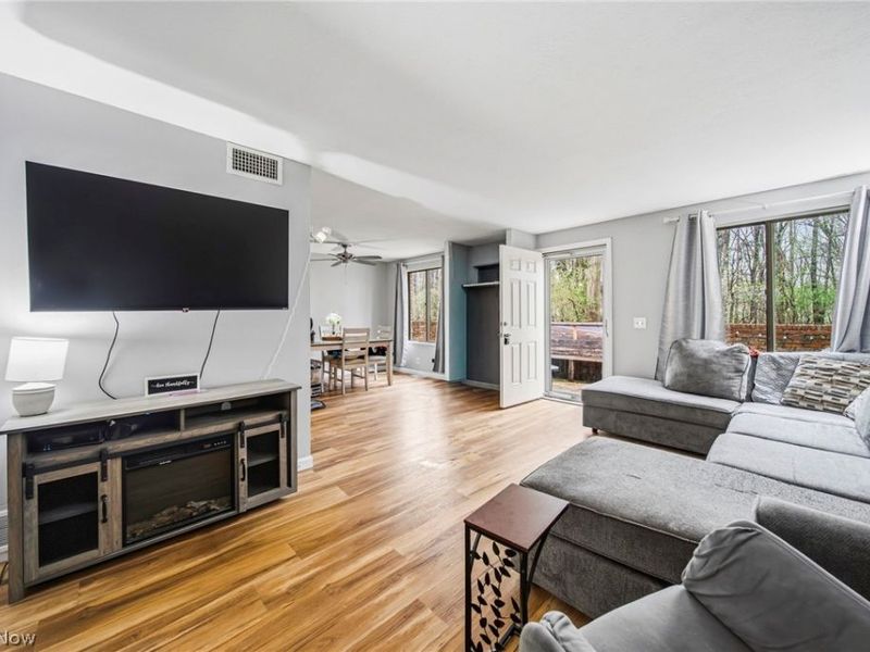 1651 Mentor Avenue, Unit 1406, Painesville, OH 44077 Photo 4