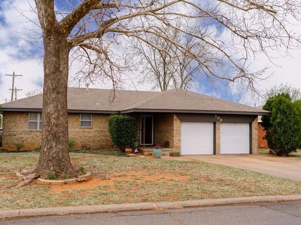 102 Ramsey Place, Elk City, OK 73644