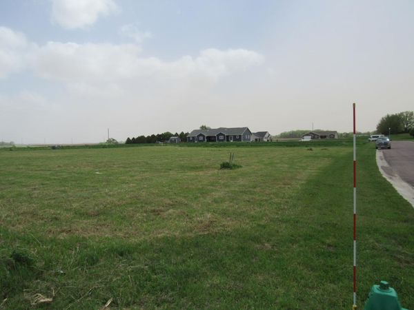 121 Bluestem Drive , Blue Earth, MN 56013