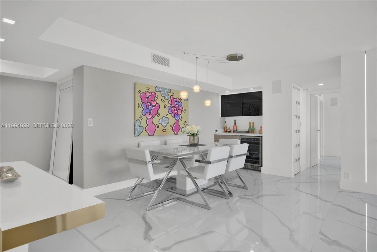 2655 Collins Ave, Unit 1911, Miami Beach, FL 33140 Photo