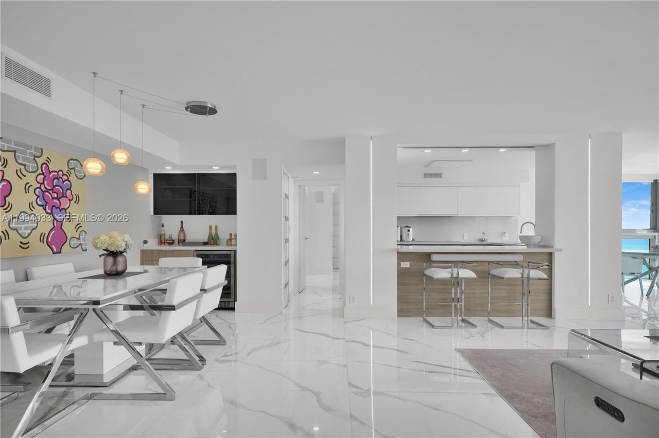 2655 Collins Ave, Unit 1911, Miami Beach, FL 33140 Photo