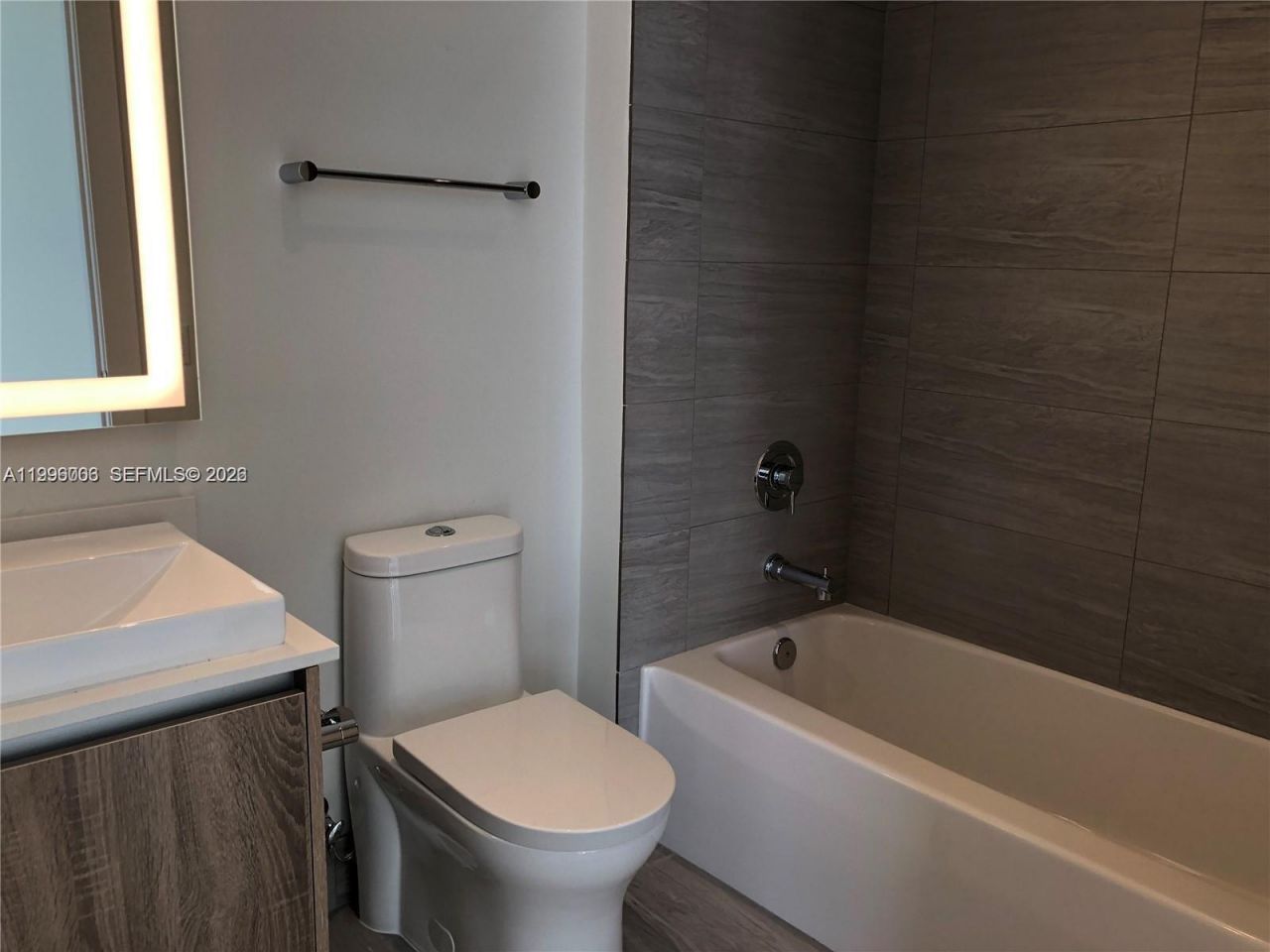 2960 NE 207th St, Unit 1101, Aventura, FL 33180 Photo