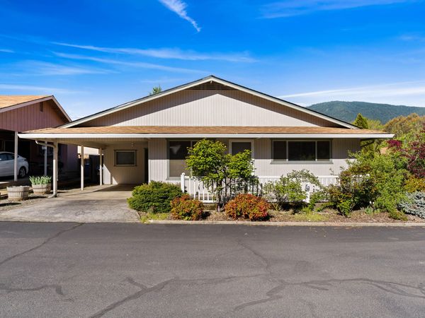 103 Wards Creek Lane, Rogue River, OR 97537