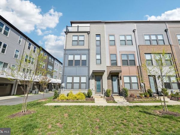 5600 HYATTSVILLE DRIVE, HYATTSVILLE, MD 20782