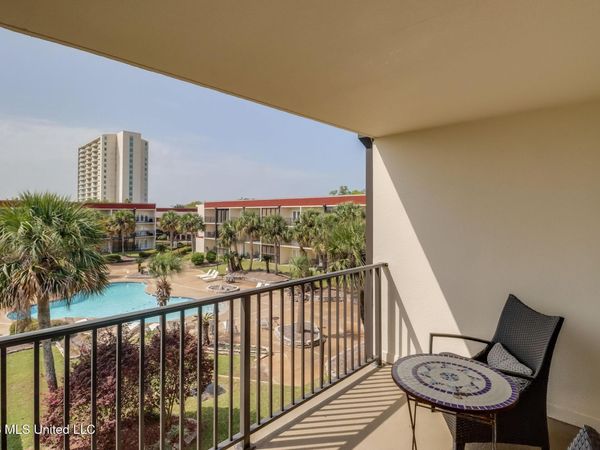 2046 Beach Boulevard, Biloxi, MS 39531