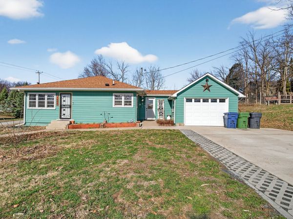 1600 N 7th Street , Clinton, IA 52372