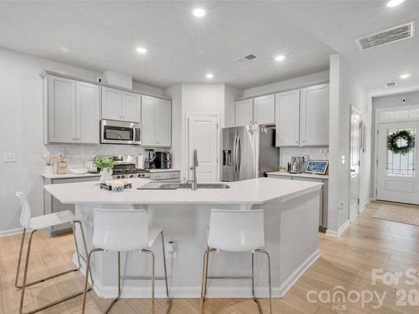 906 Park Bend Trail, Tega Cay, SC 29708