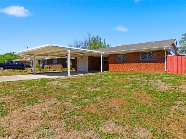 4809 S Park Vista Drive, Del City, OK 73115