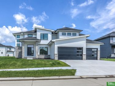 21120 Arlington Street , Elkhorn, NE 68022