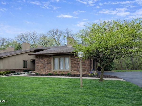 5223 Pine Grove Court, Toledo, OH 43615