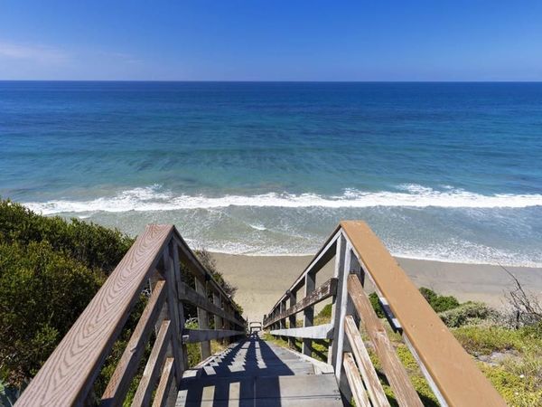 1472 NEPTUNE Avenue, Encinitas, CA 92024