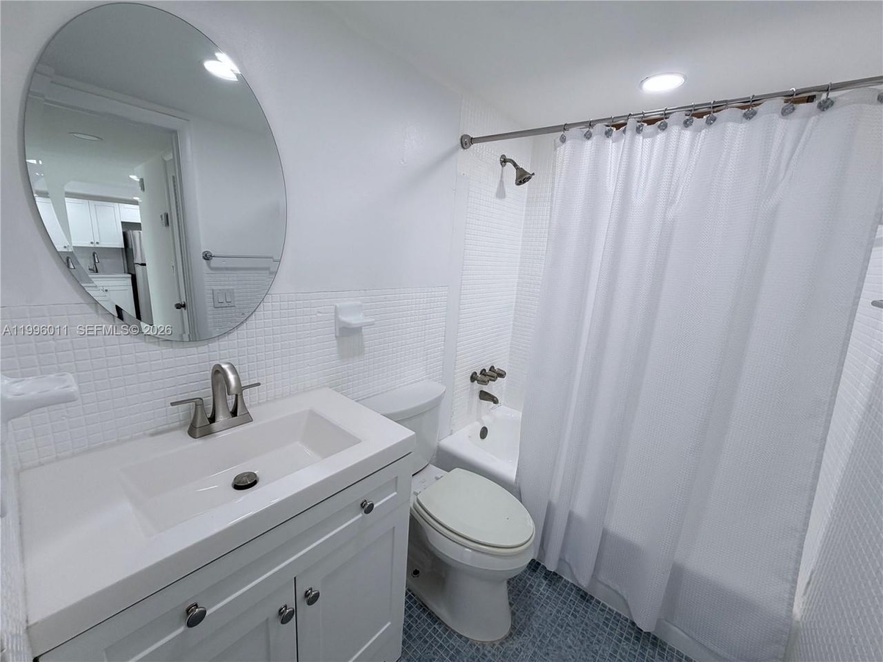 2980 Point East Dr, Unit D112, Aventura, FL 33160 Photo