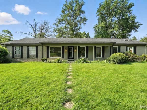 13102 Cannes Drive, Creve Coeur, MO 63141