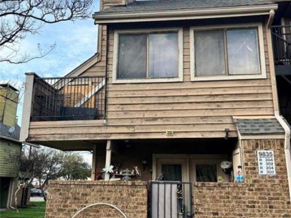 9835 Walnut Street, Unit 204, Dallas, TX 75243