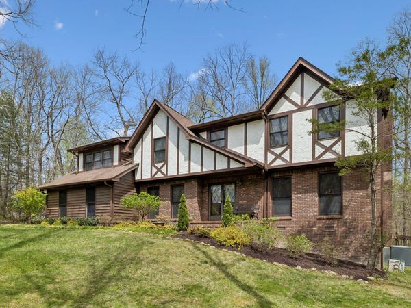 401 Lake Avenue, Signal Mountain, TN 37377