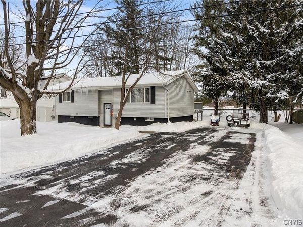 53 Sauquoit Street , Whitesboro, NY 13492