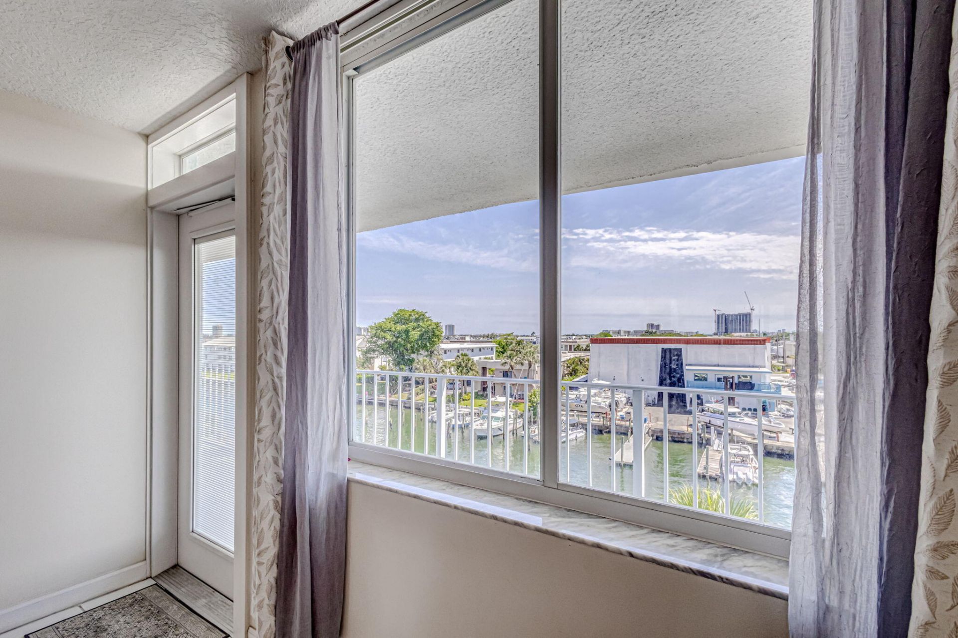 108 Paradise Harbour Boulevard, Unit 512, North Palm Beach, FL 33408 Photo