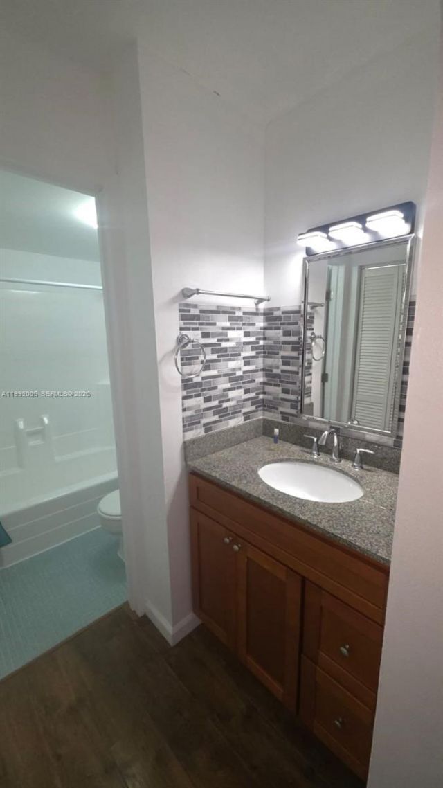 2350 NE 135th St , Unit 1402, North Miami, FL 33181 Photo