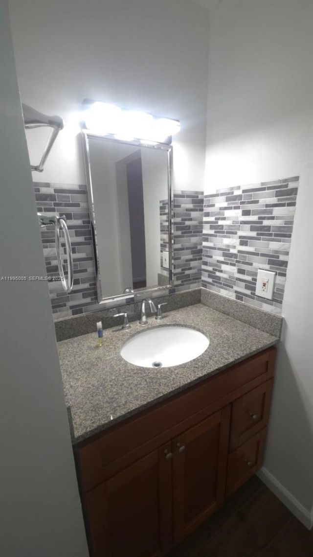 2350 NE 135th St , Unit 1402, North Miami, FL 33181 Photo