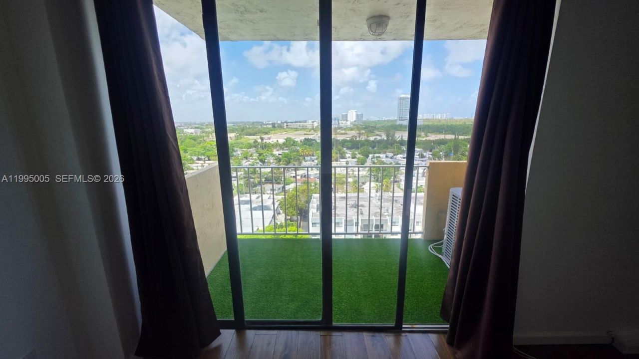 2350 NE 135th St , Unit 1402, North Miami, FL 33181 Photo