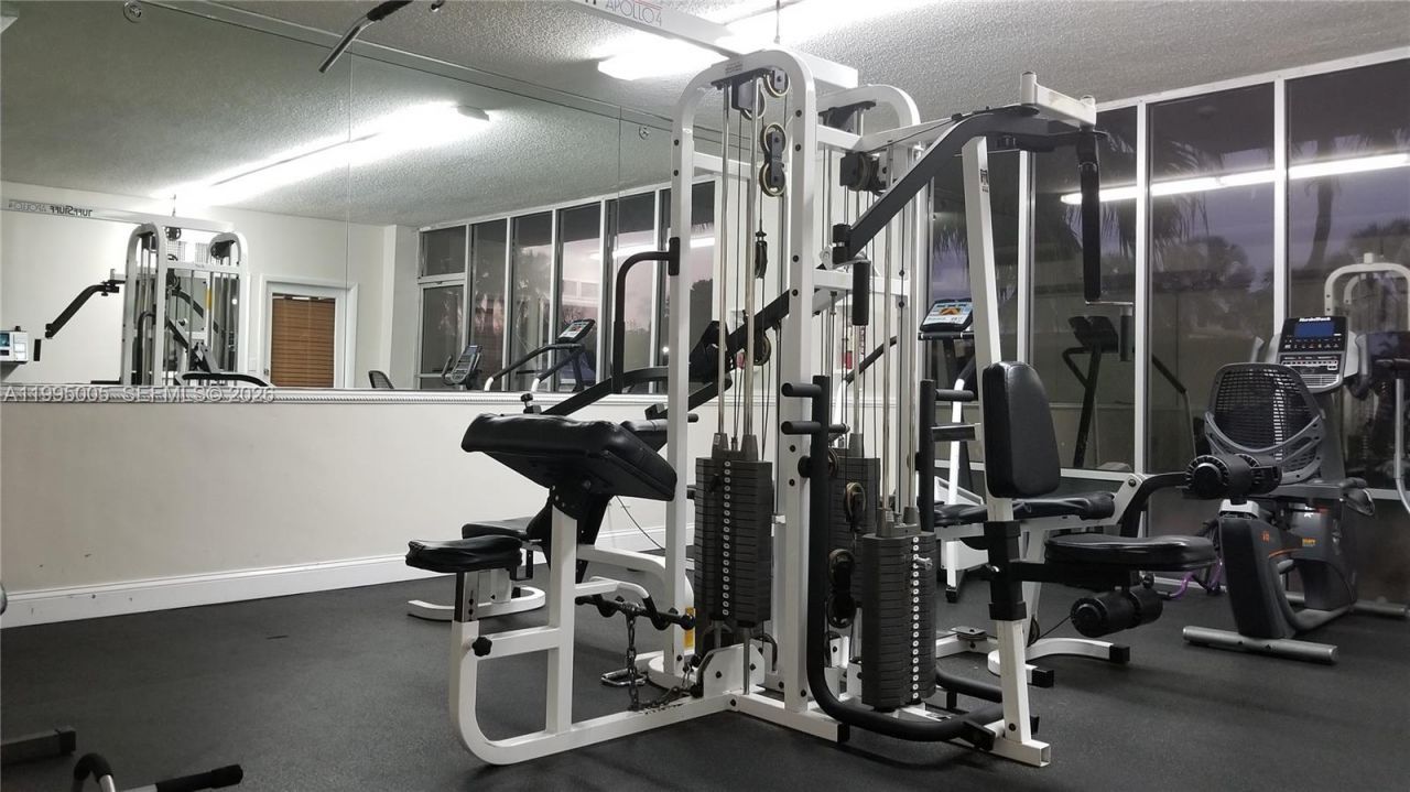 2350 NE 135th St , Unit 1402, North Miami, FL 33181 Photo