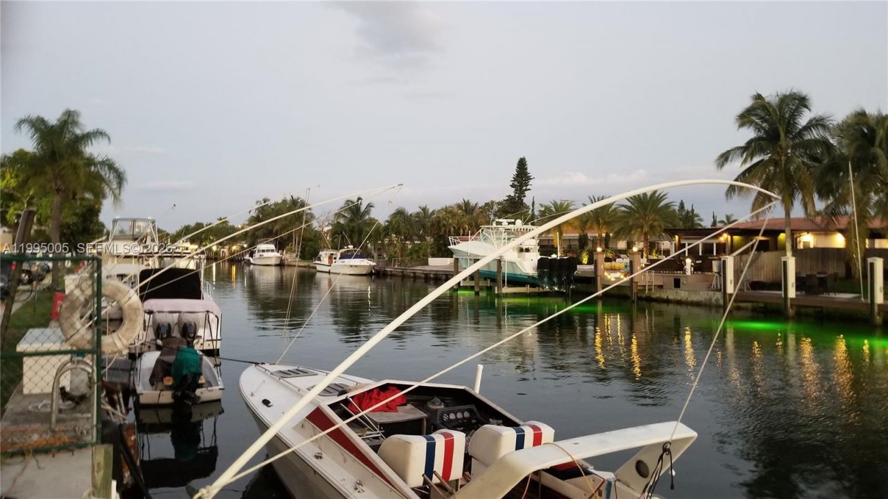 2350 NE 135th St , Unit 1402, North Miami, FL 33181 Photo