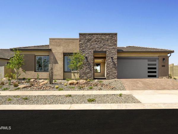 686 W TREASURE Trail, Apache Junction, AZ 85120