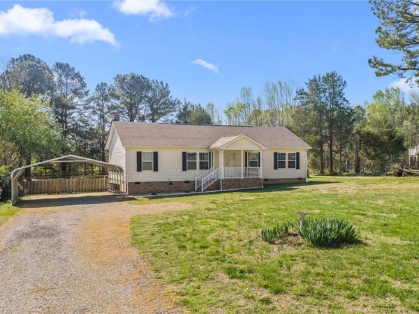 9825 Woods Cross Road , Gloucester, VA 23061
