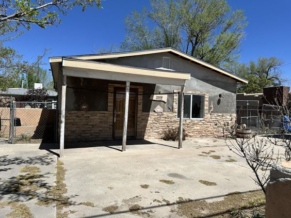 2009 Blake Road SW, Albuquerque, NM 87105