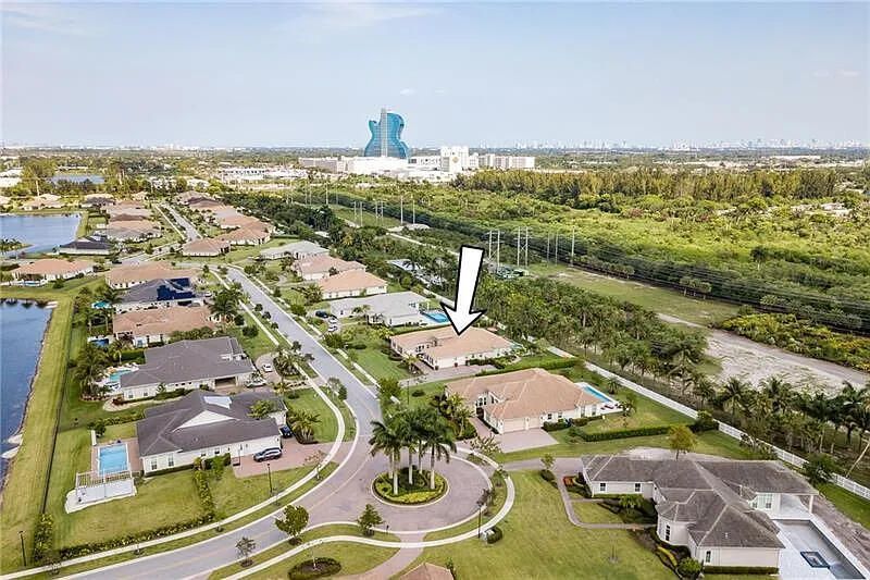 5716 S Sterling Ranch, Davie, FL 33314 Photo