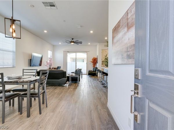 209 Coltrane Canyon Avenue, Henderson, NV 89011