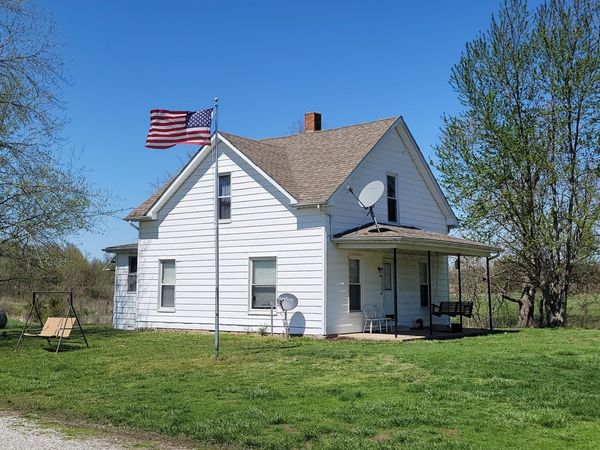 5568 Lois Lane , Salem, IL 62881