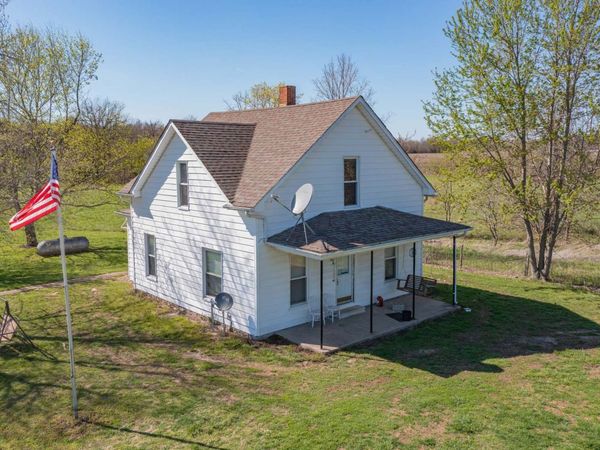 5568 Lois Lane , Salem, IL 62881