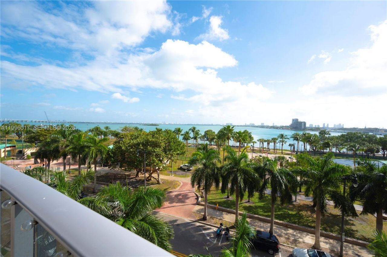 488 NE 18th St, Unit 304, Miami, FL 33132 Photo