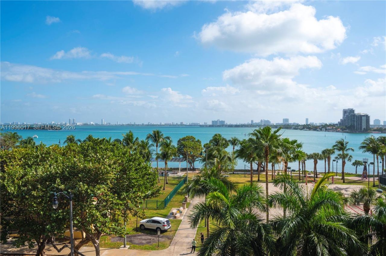 488 NE 18th St, Unit 304, Miami, FL 33132 Photo