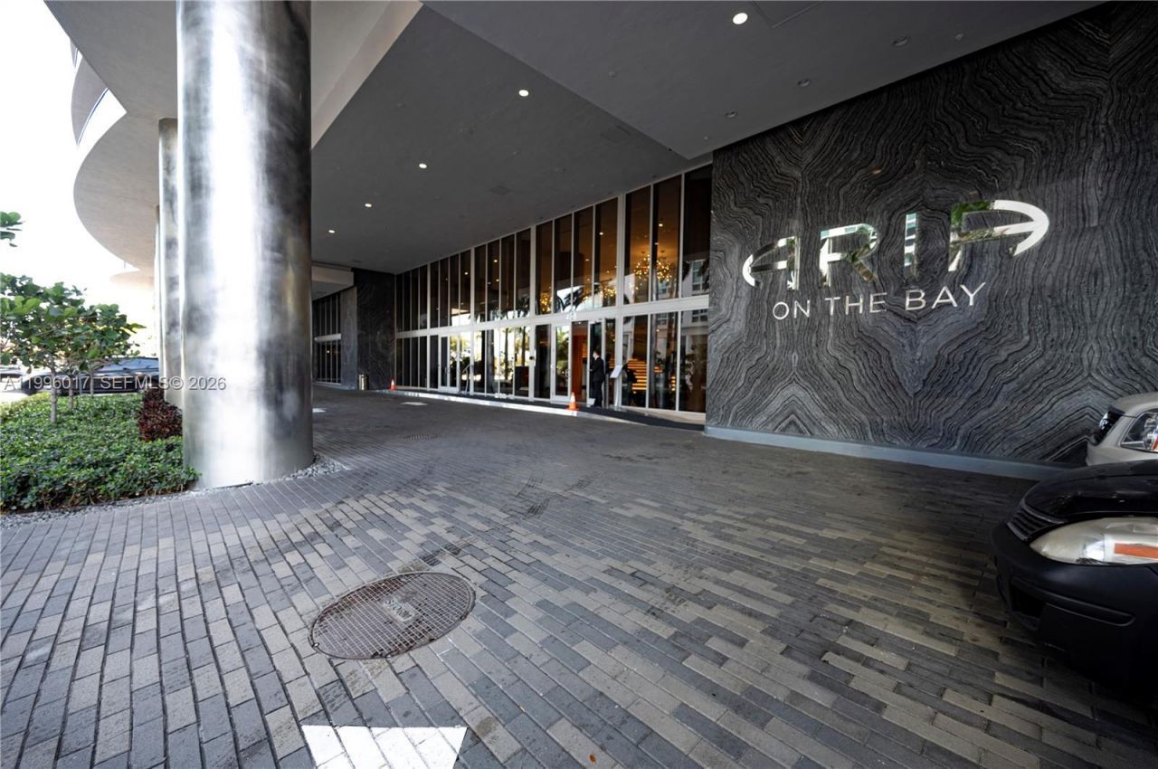 488 NE 18th St, Unit 304, Miami, FL 33132 Photo