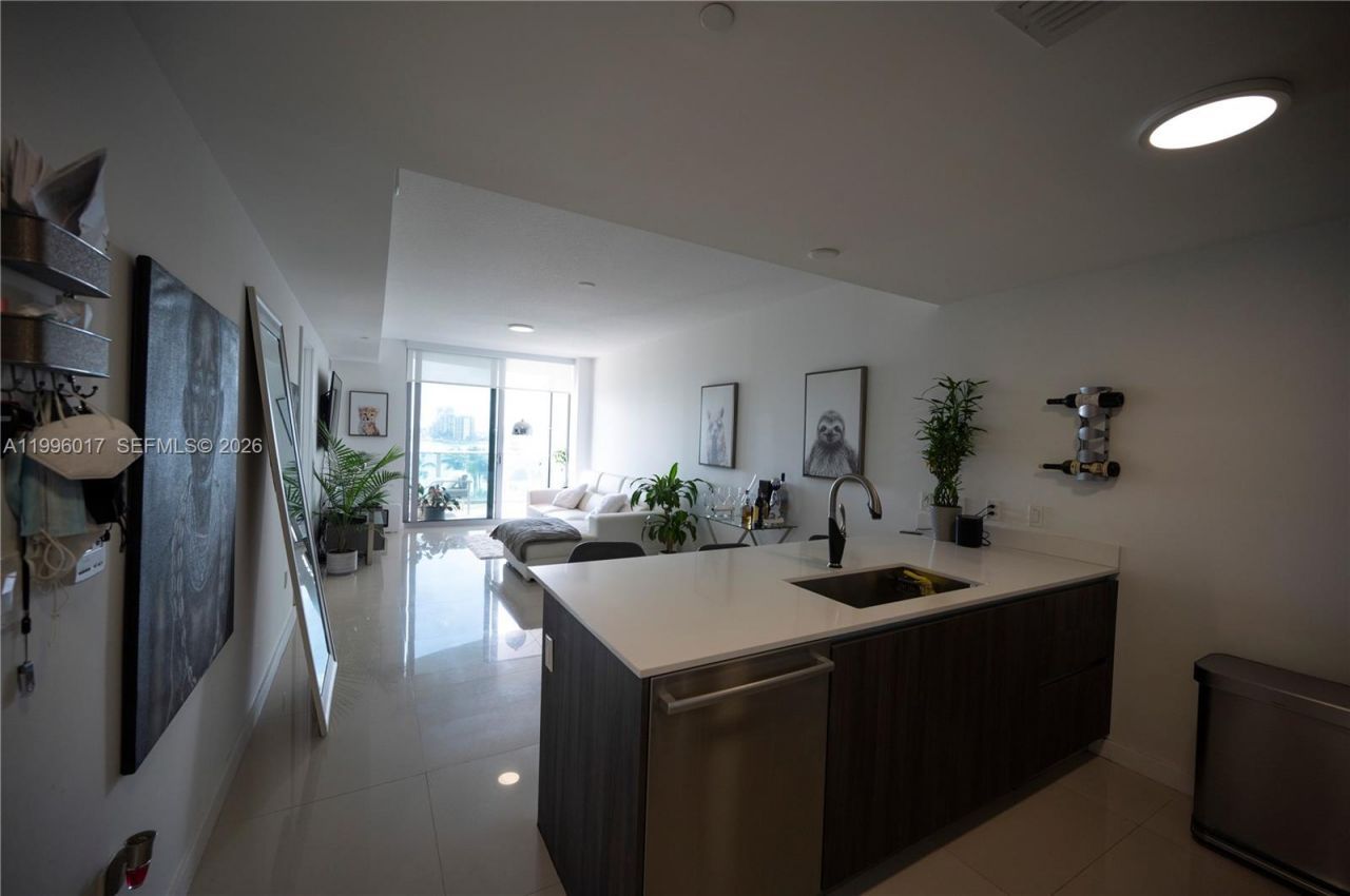 488 NE 18th St, Unit 304, Miami, FL 33132 Photo