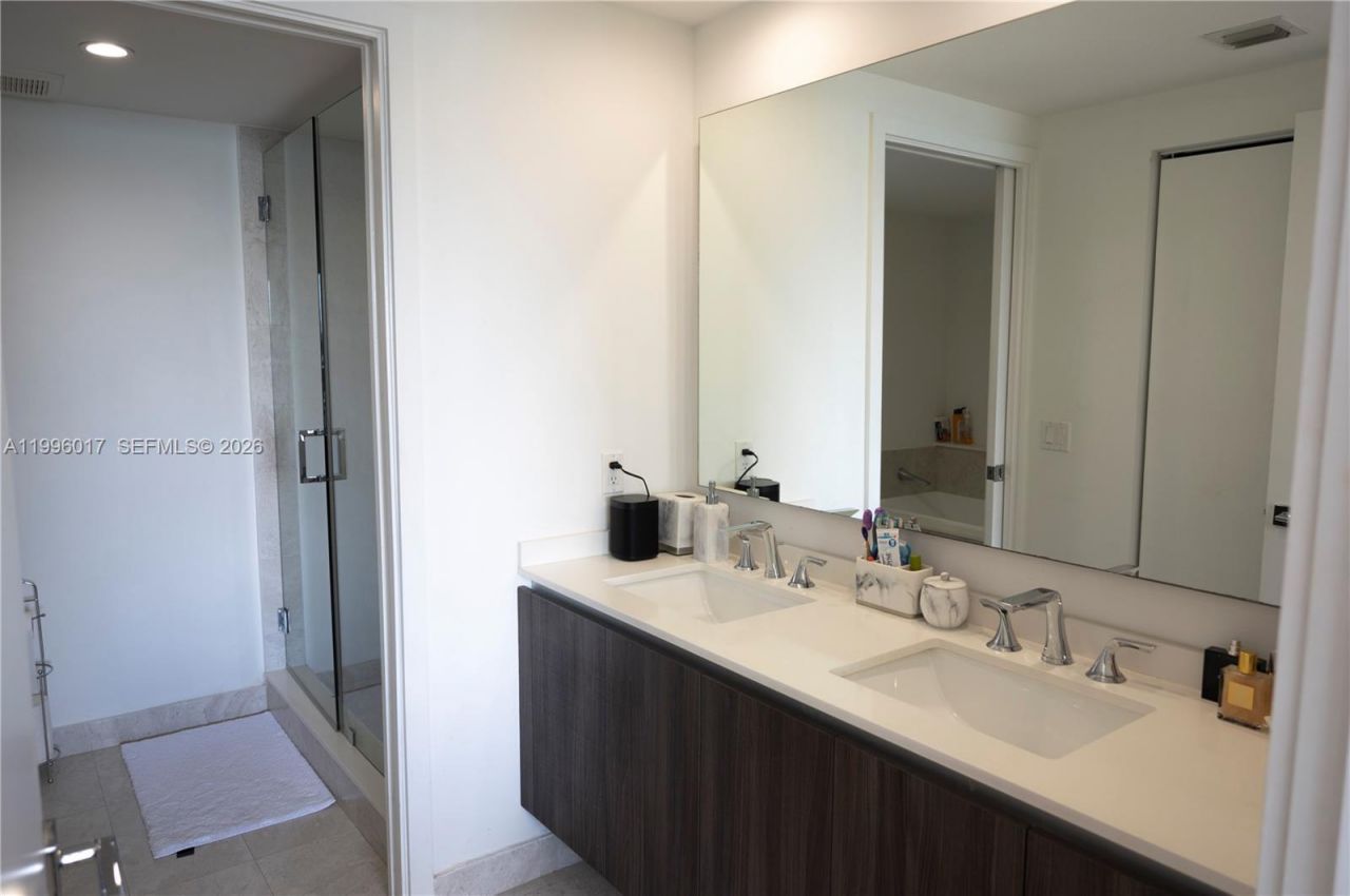 488 NE 18th St, Unit 304, Miami, FL 33132 Photo