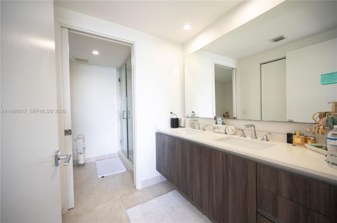 488 NE 18th St, Unit 304, Miami, FL 33132 Photo