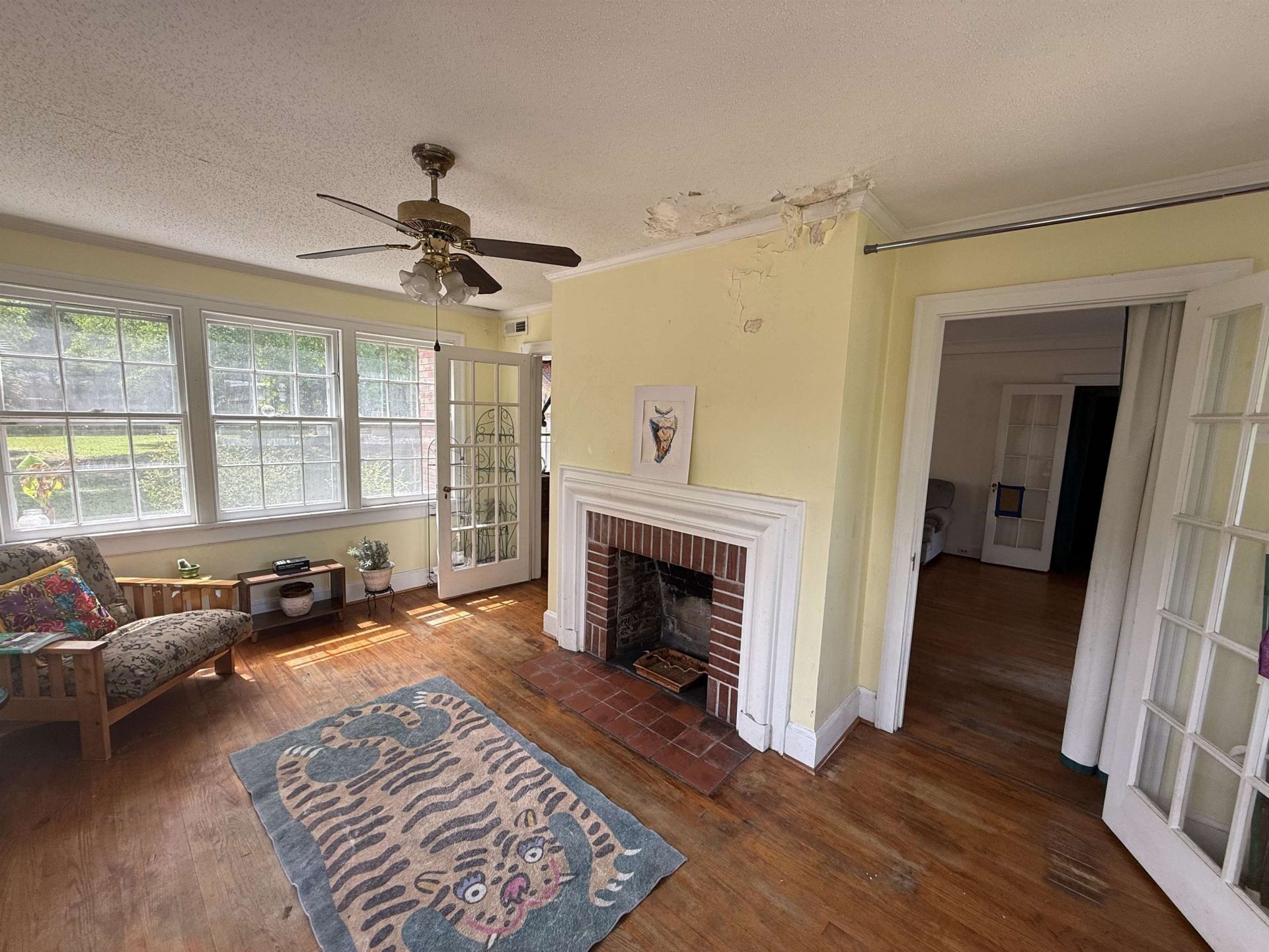 605 E Main St. Photo 12