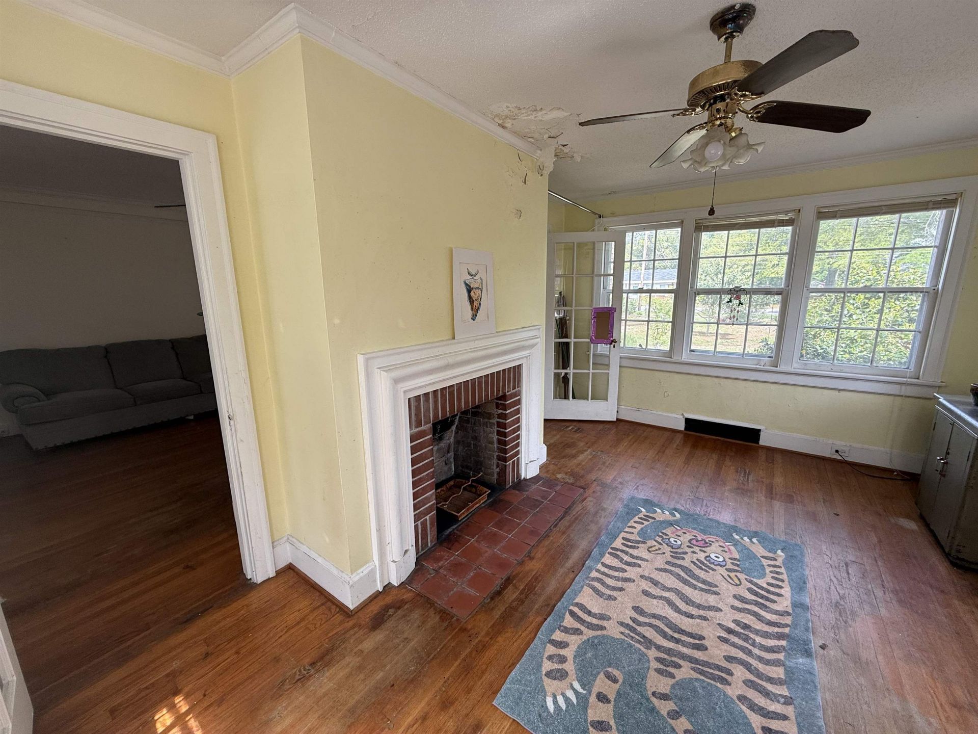 605 E Main St. Photo 13