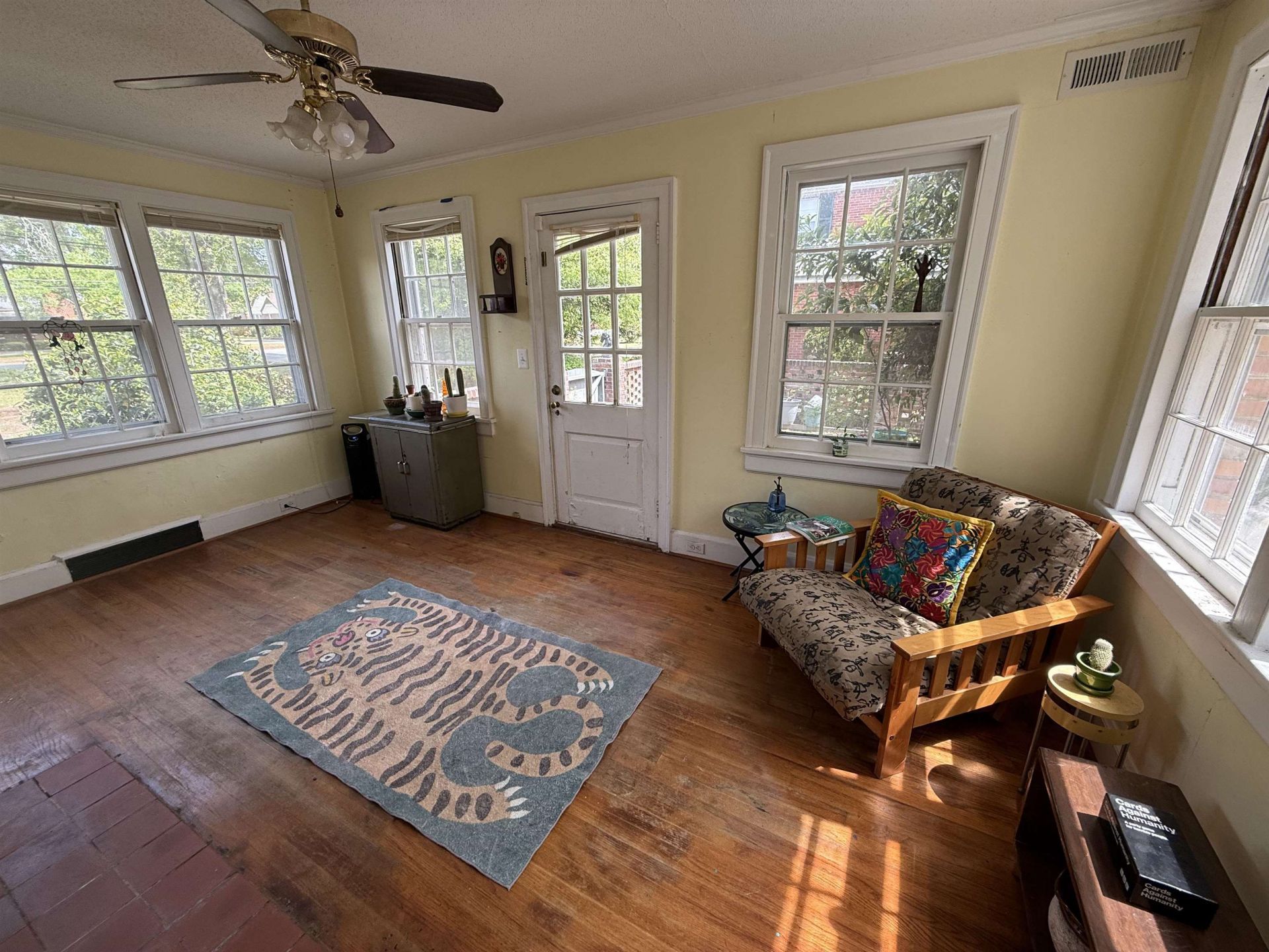 605 E Main St. Photo 14