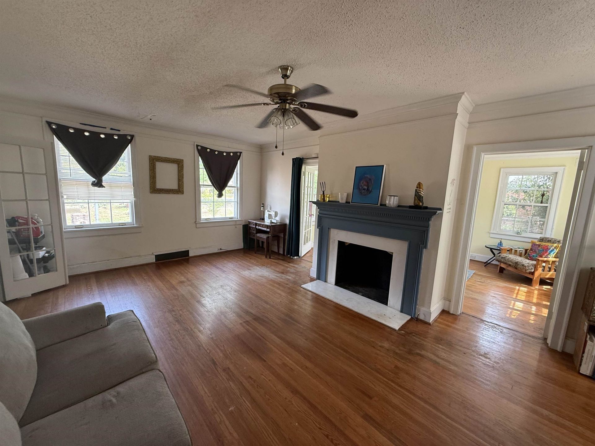 605 E Main St. Photo 15