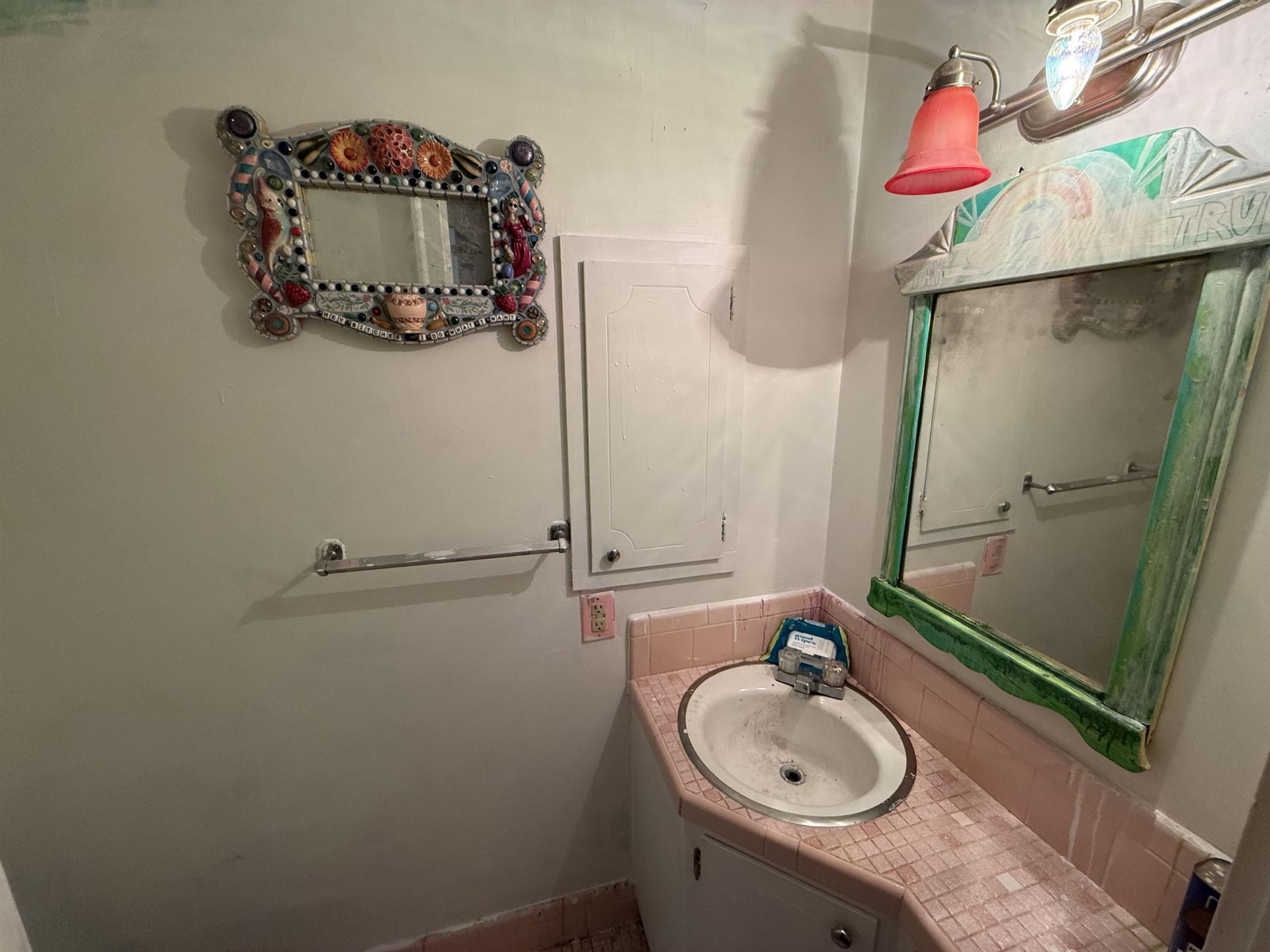 605 E Main St. Photo 17