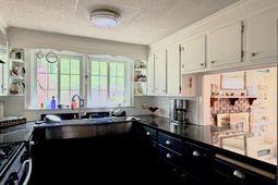 605 E Main St. photo 4