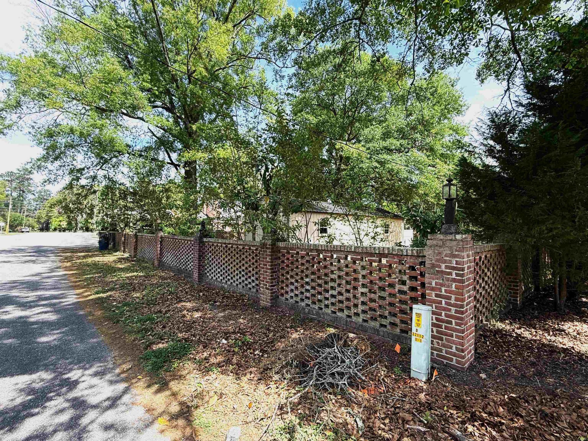 605 E Main St. Photo 32